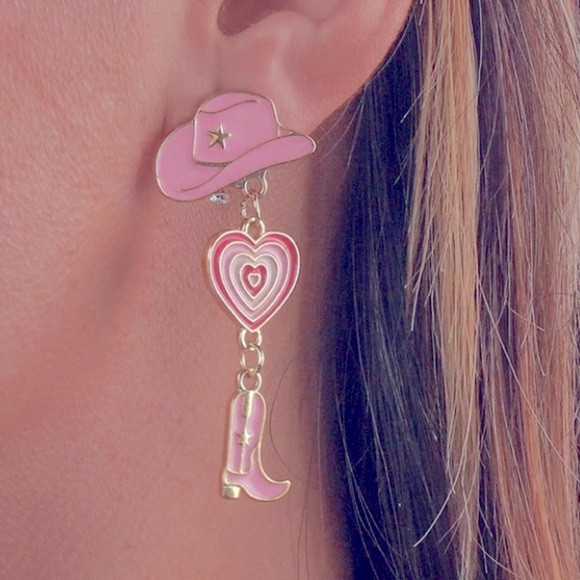 NWT 🤠💖 The Pink Cowgirl Signature earrings - Picture 5 of 17